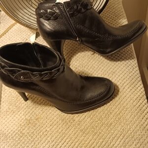 Elegant Black Ankle Boots